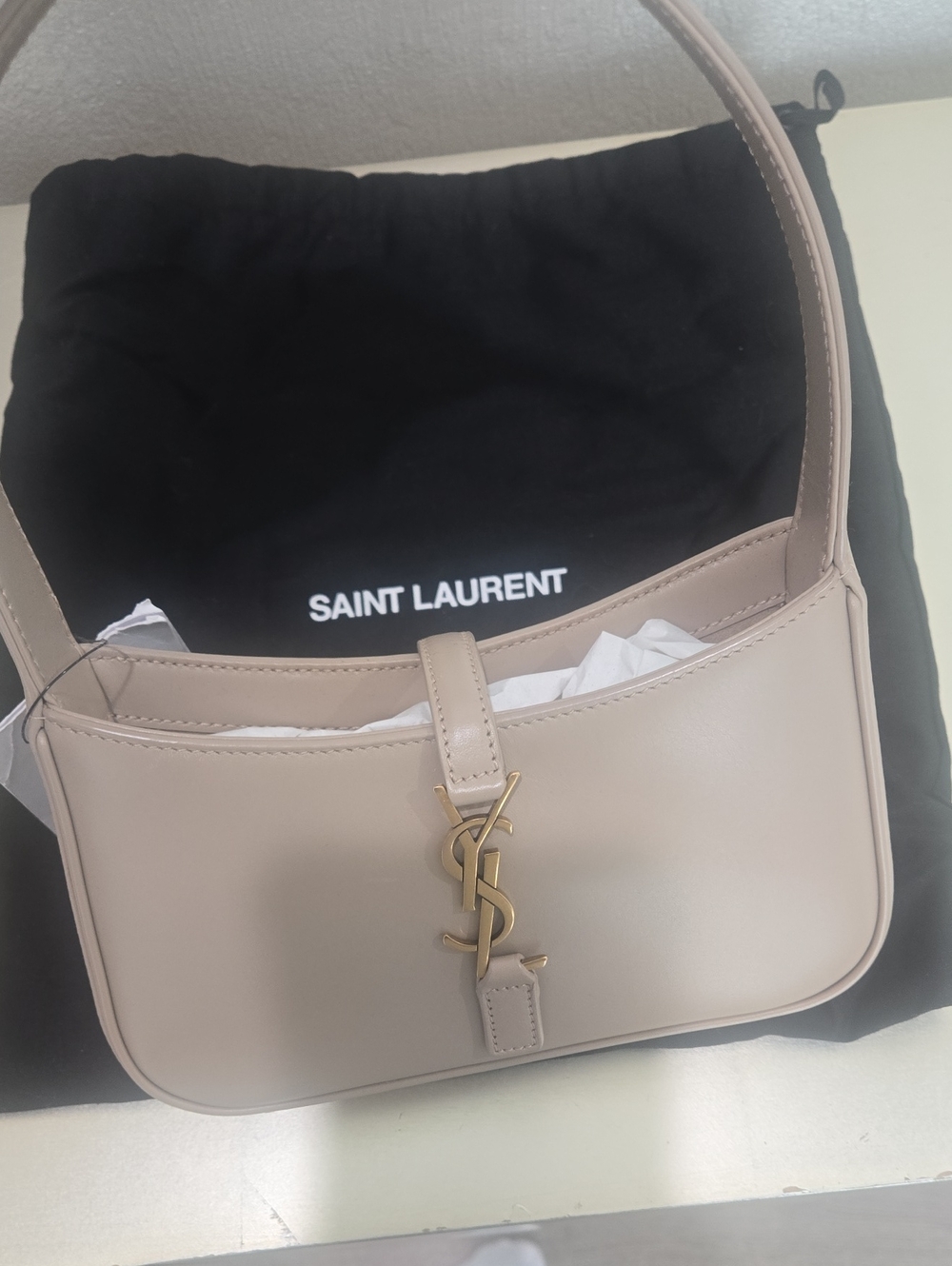 Saint LaurentLe 5 A 7 Mini Shoulder Bag in Smooth Leather - Picture 5 of 7